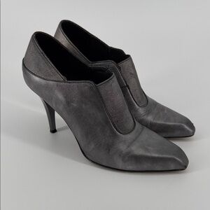 DONALD J PLINER Women SANNA Pewter Leather Elastic Gusset High Heel Women Size 6
